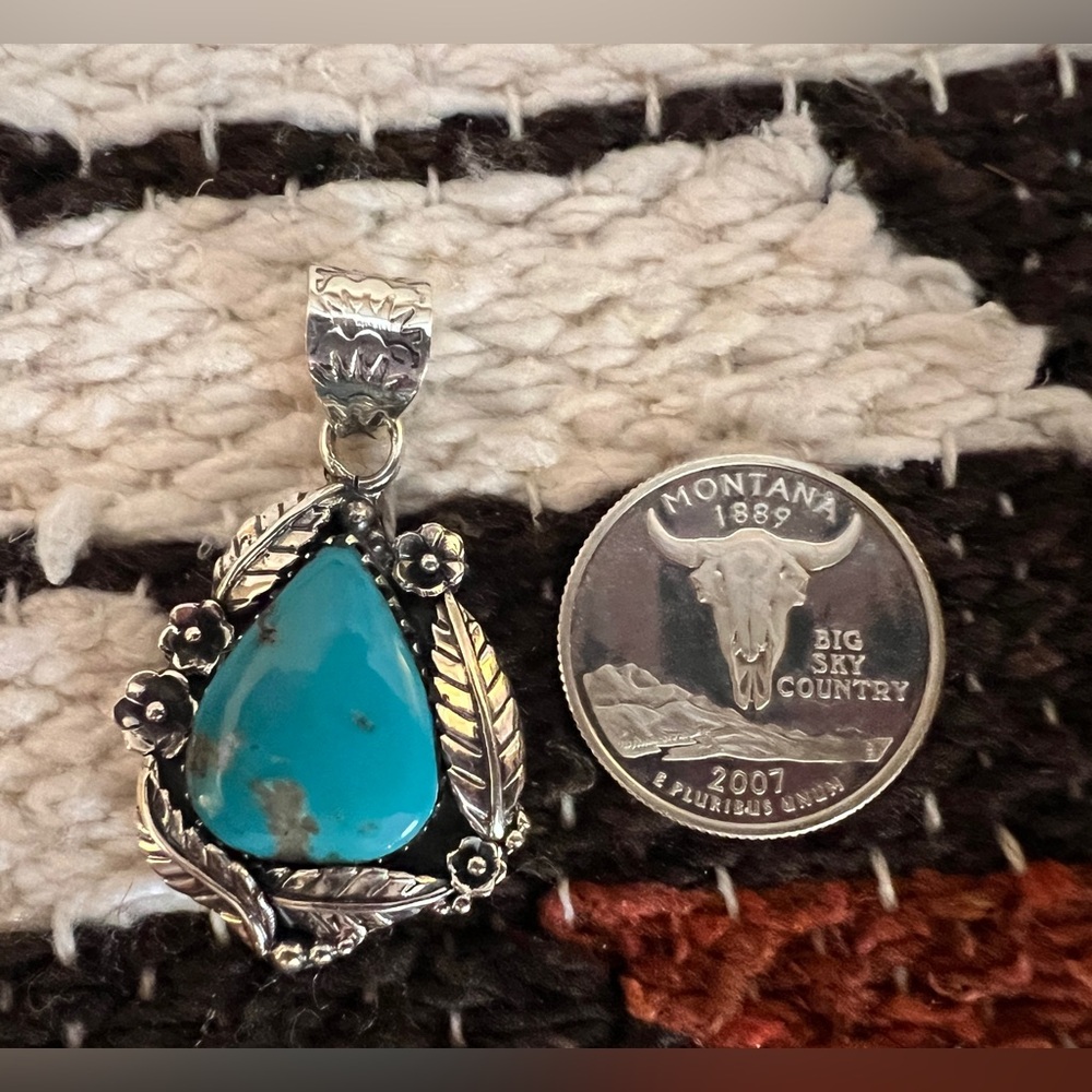 ❤️ Kingman Turquoise Navajo Sterling Silver Decorative Pendant 8.3 Gm / 1.73”L - Picture 8 of 15